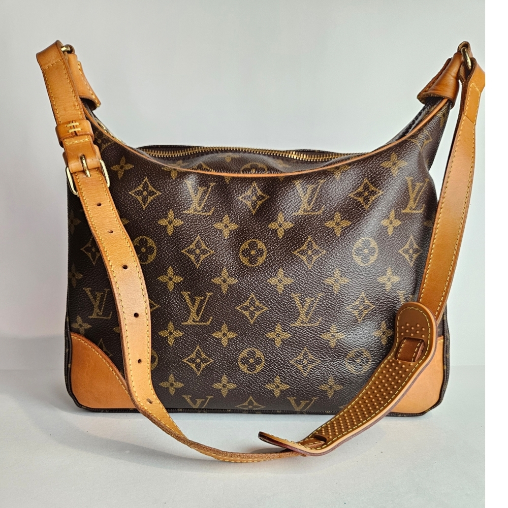 Authentic Louis Vuitton Boulogne PM #4106M